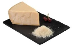 Parmigiano Reggiano 32% -Lebensmittel Verkäufe 4503030354 2000422673484 02.JPG